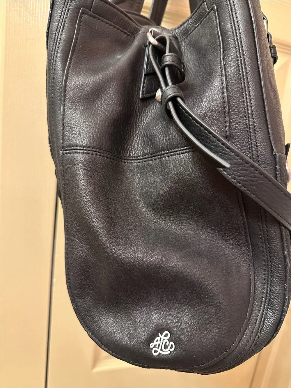 Classic Women's Leather Tote Bag in black